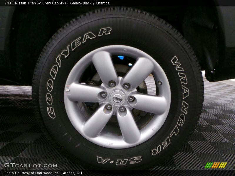 Galaxy Black / Charcoal 2013 Nissan Titan SV Crew Cab 4x4