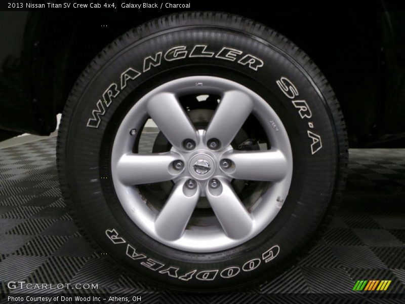 Galaxy Black / Charcoal 2013 Nissan Titan SV Crew Cab 4x4