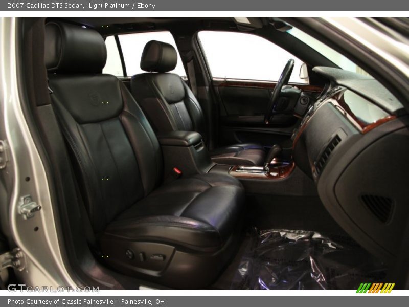 Light Platinum / Ebony 2007 Cadillac DTS Sedan