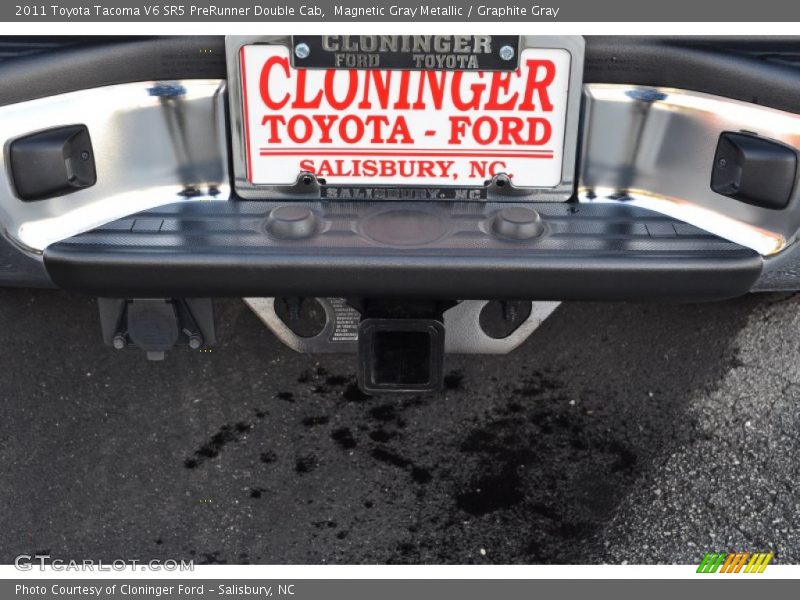 Magnetic Gray Metallic / Graphite Gray 2011 Toyota Tacoma V6 SR5 PreRunner Double Cab