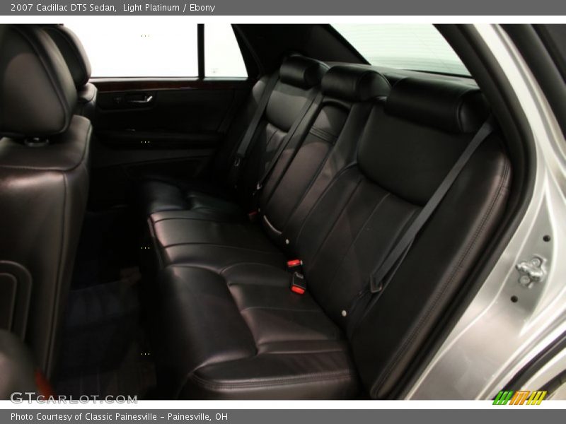 Light Platinum / Ebony 2007 Cadillac DTS Sedan