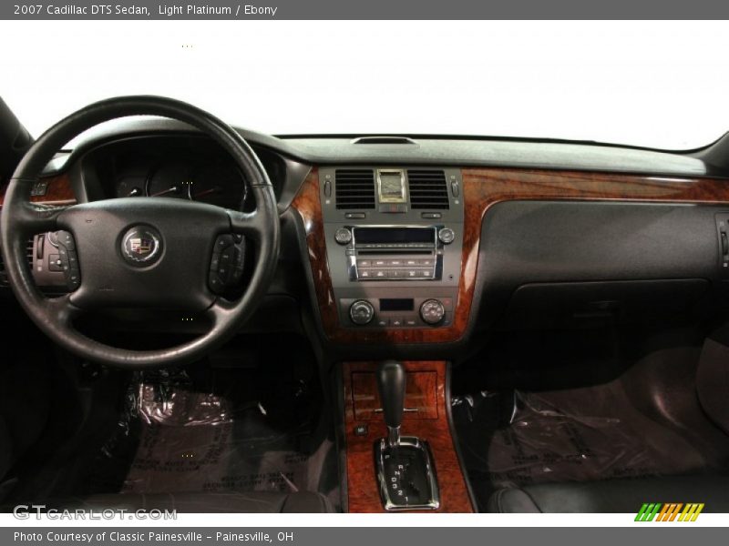 Light Platinum / Ebony 2007 Cadillac DTS Sedan