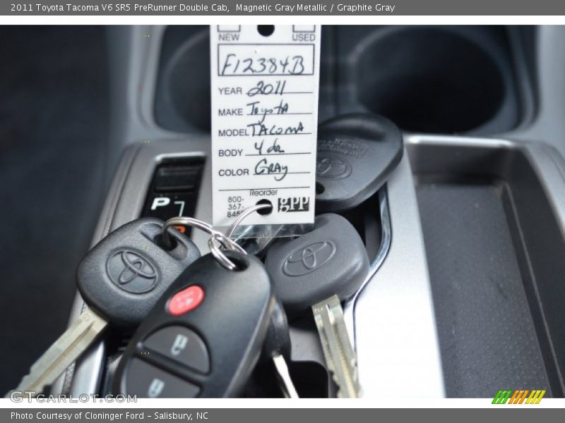 Magnetic Gray Metallic / Graphite Gray 2011 Toyota Tacoma V6 SR5 PreRunner Double Cab