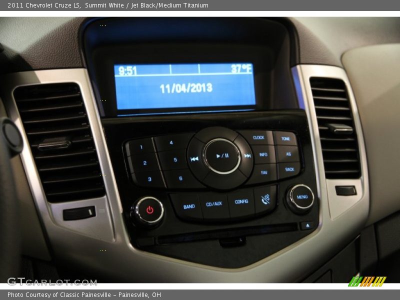Summit White / Jet Black/Medium Titanium 2011 Chevrolet Cruze LS