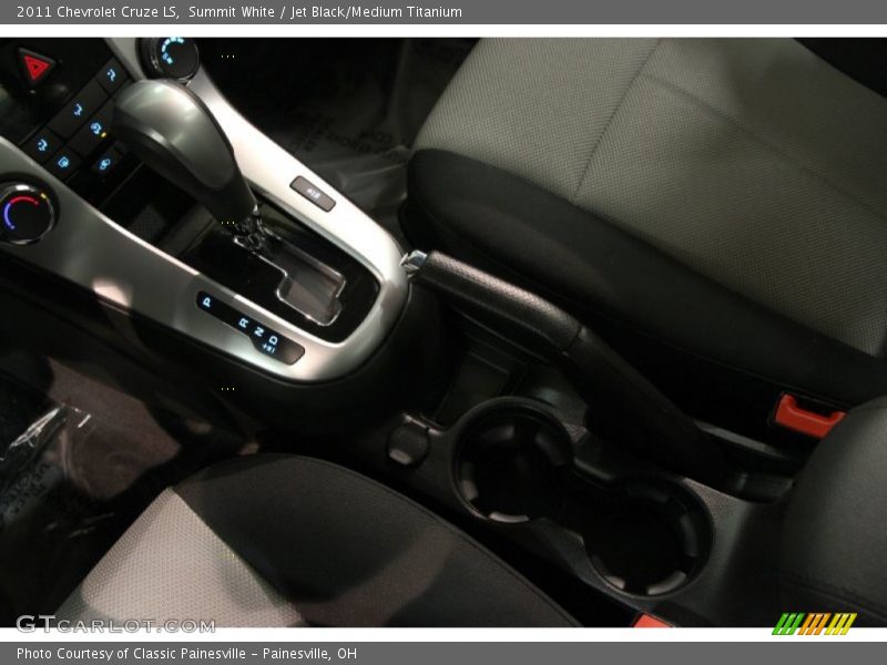 Summit White / Jet Black/Medium Titanium 2011 Chevrolet Cruze LS