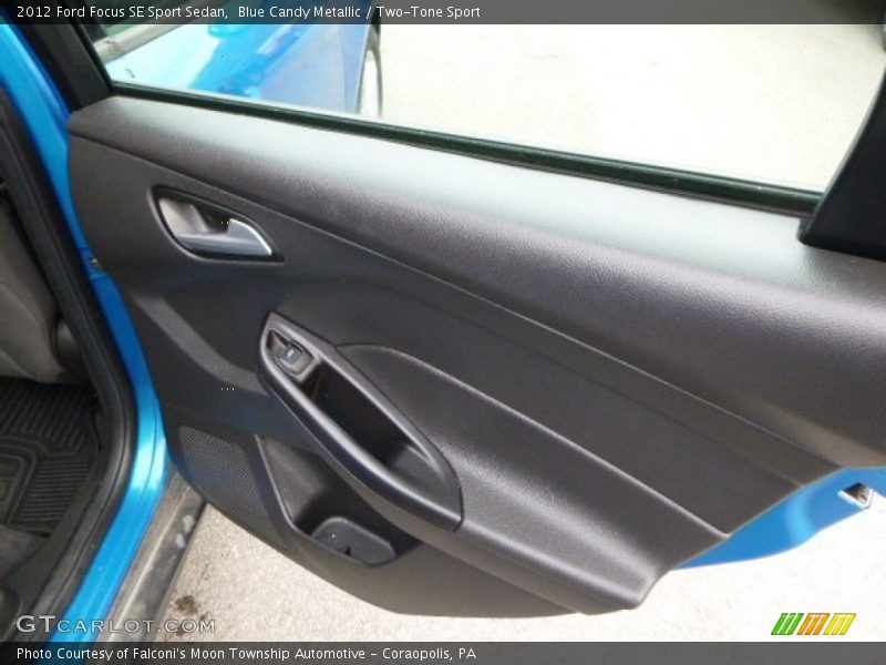 Blue Candy Metallic / Two-Tone Sport 2012 Ford Focus SE Sport Sedan