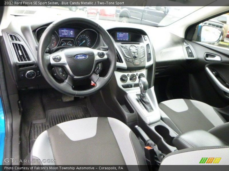 Blue Candy Metallic / Two-Tone Sport 2012 Ford Focus SE Sport Sedan