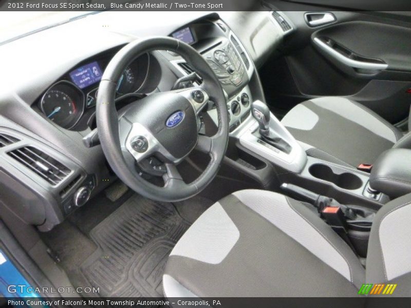 Blue Candy Metallic / Two-Tone Sport 2012 Ford Focus SE Sport Sedan
