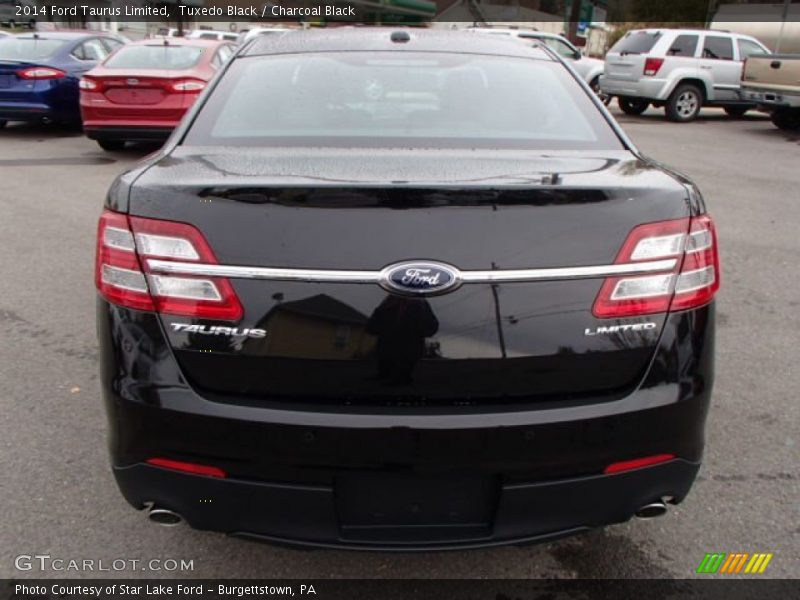 Tuxedo Black / Charcoal Black 2014 Ford Taurus Limited