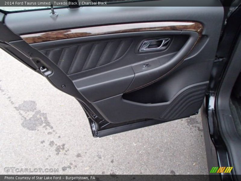 Tuxedo Black / Charcoal Black 2014 Ford Taurus Limited