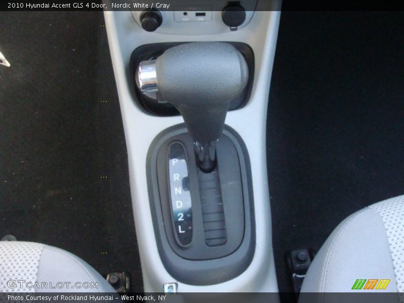 Nordic White / Gray 2010 Hyundai Accent GLS 4 Door