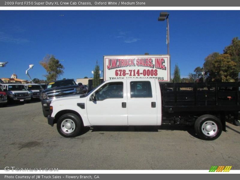 Oxford White / Medium Stone 2009 Ford F350 Super Duty XL Crew Cab Chassis