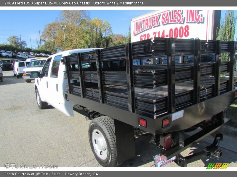 Oxford White / Medium Stone 2009 Ford F350 Super Duty XL Crew Cab Chassis