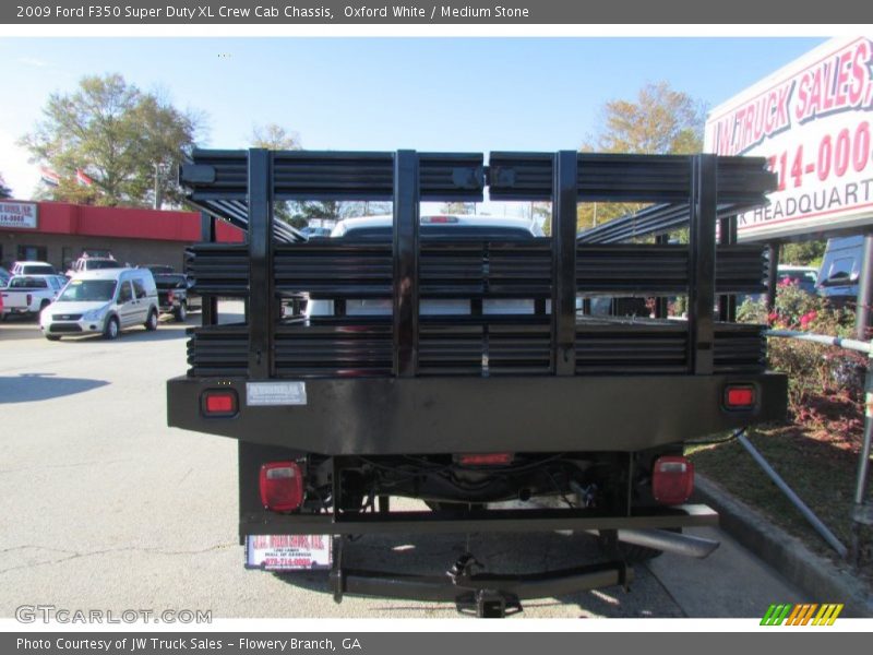 Oxford White / Medium Stone 2009 Ford F350 Super Duty XL Crew Cab Chassis