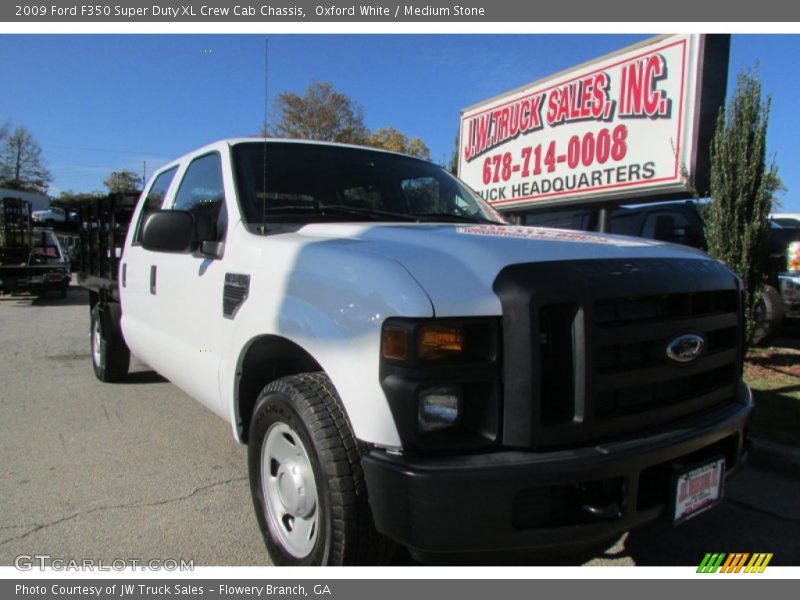 Oxford White / Medium Stone 2009 Ford F350 Super Duty XL Crew Cab Chassis