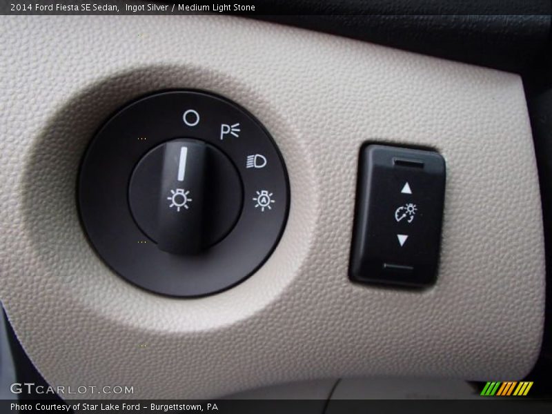 Ingot Silver / Medium Light Stone 2014 Ford Fiesta SE Sedan