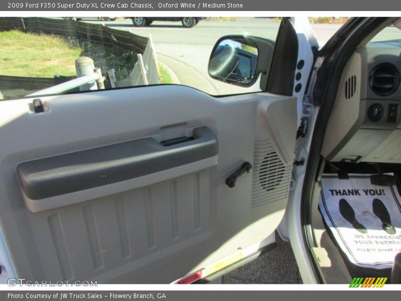 Oxford White / Medium Stone 2009 Ford F350 Super Duty XL Crew Cab Chassis