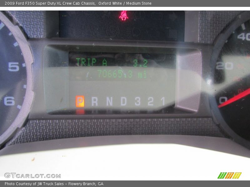 Oxford White / Medium Stone 2009 Ford F350 Super Duty XL Crew Cab Chassis