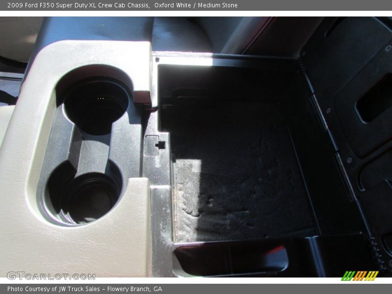 Oxford White / Medium Stone 2009 Ford F350 Super Duty XL Crew Cab Chassis