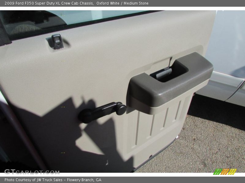 Oxford White / Medium Stone 2009 Ford F350 Super Duty XL Crew Cab Chassis