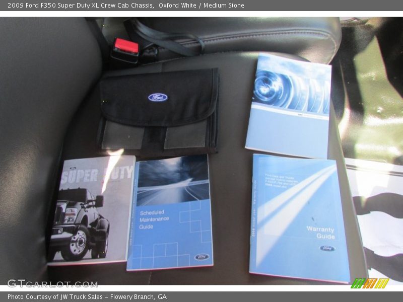 Oxford White / Medium Stone 2009 Ford F350 Super Duty XL Crew Cab Chassis