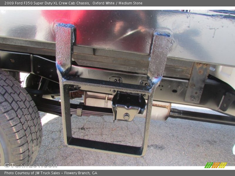 Oxford White / Medium Stone 2009 Ford F350 Super Duty XL Crew Cab Chassis