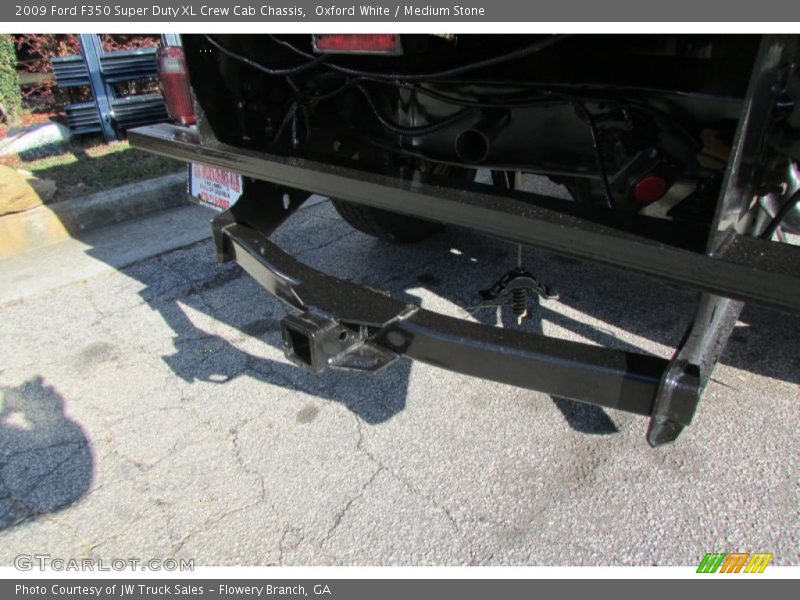 Oxford White / Medium Stone 2009 Ford F350 Super Duty XL Crew Cab Chassis