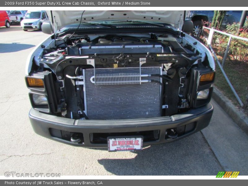 Oxford White / Medium Stone 2009 Ford F350 Super Duty XL Crew Cab Chassis