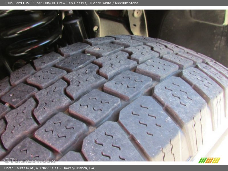 Oxford White / Medium Stone 2009 Ford F350 Super Duty XL Crew Cab Chassis