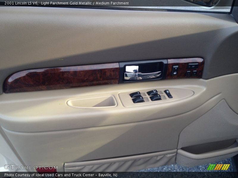Light Parchment Gold Metallic / Medium Parchment 2001 Lincoln LS V6