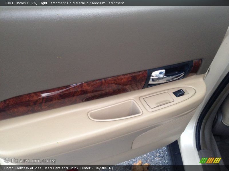 Light Parchment Gold Metallic / Medium Parchment 2001 Lincoln LS V6