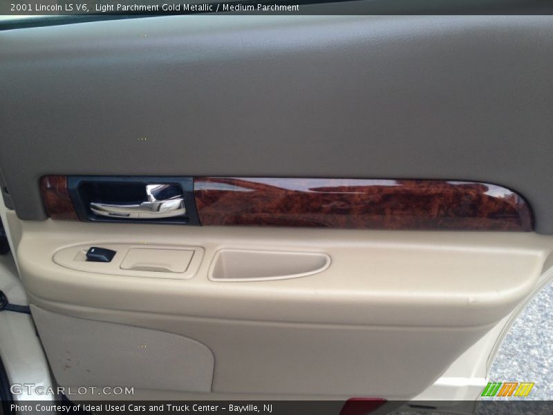 Light Parchment Gold Metallic / Medium Parchment 2001 Lincoln LS V6