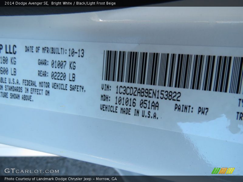 Bright White / Black/Light Frost Beige 2014 Dodge Avenger SE