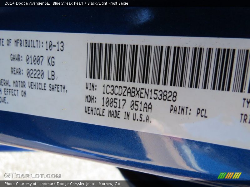 Blue Streak Pearl / Black/Light Frost Beige 2014 Dodge Avenger SE