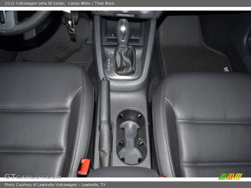 Candy White / Titan Black 2013 Volkswagen Jetta SE Sedan