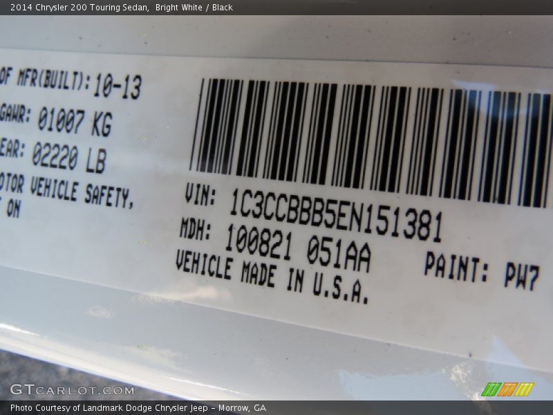 Bright White / Black 2014 Chrysler 200 Touring Sedan