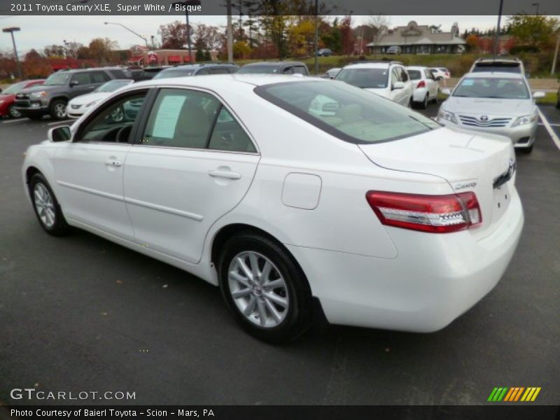 Super White / Bisque 2011 Toyota Camry XLE