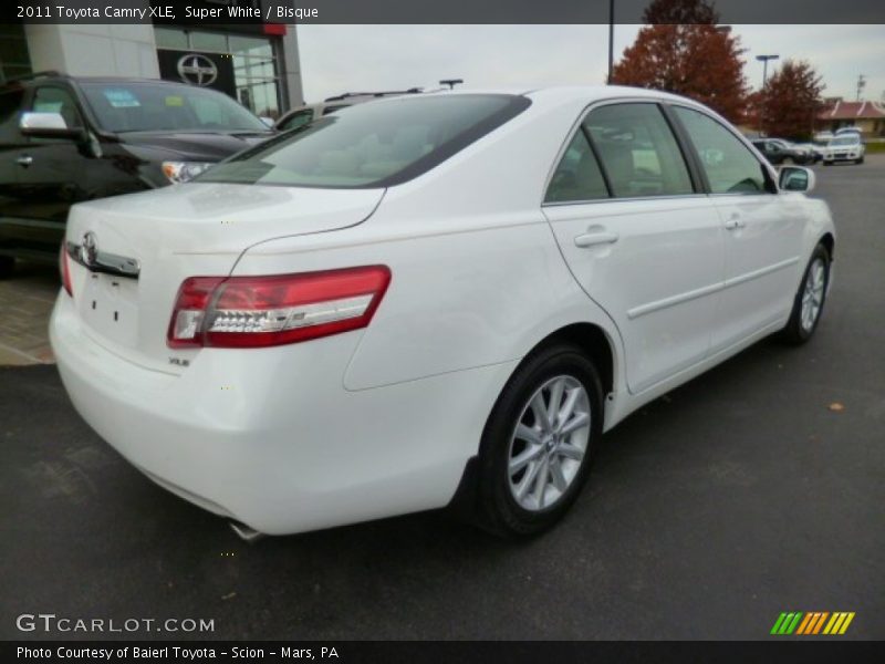 Super White / Bisque 2011 Toyota Camry XLE
