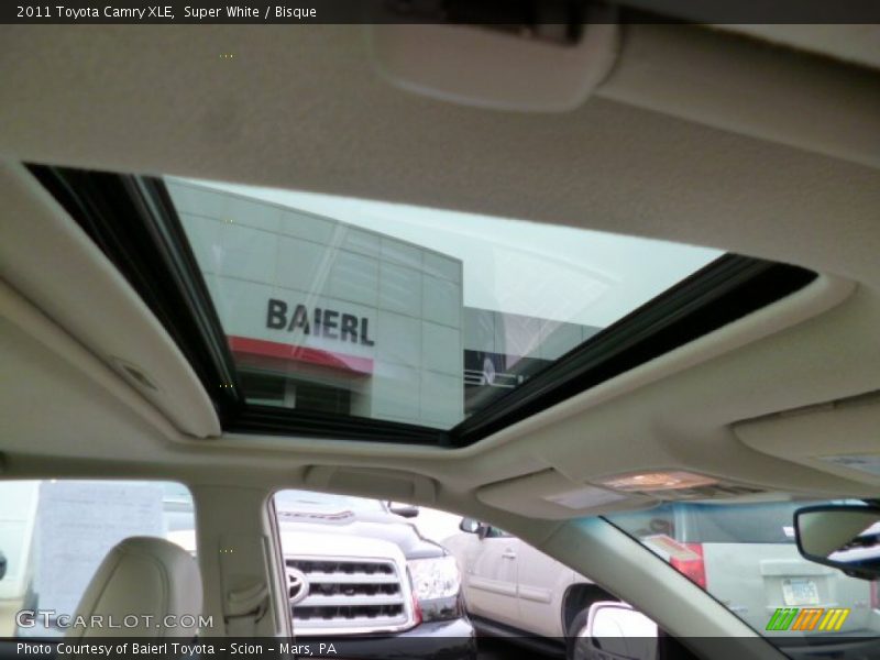 Super White / Bisque 2011 Toyota Camry XLE