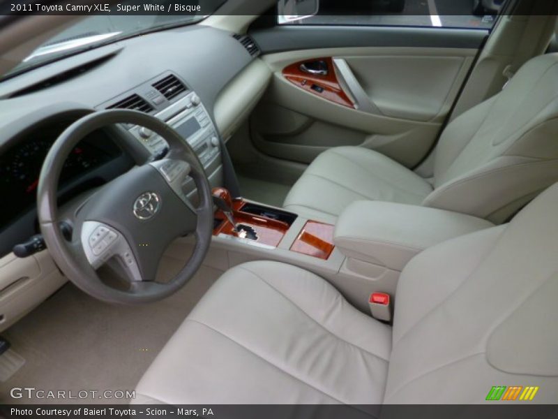 Super White / Bisque 2011 Toyota Camry XLE