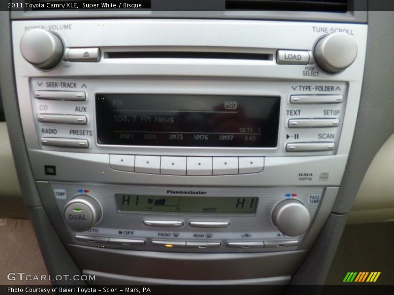 Super White / Bisque 2011 Toyota Camry XLE