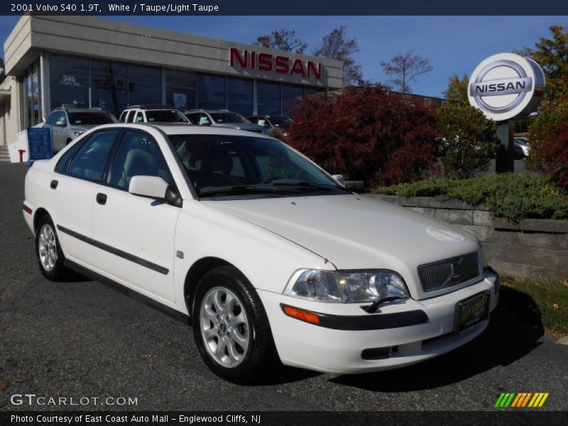 White / Taupe/Light Taupe 2001 Volvo S40 1.9T