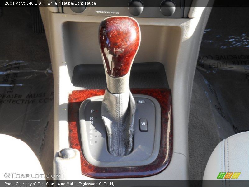 White / Taupe/Light Taupe 2001 Volvo S40 1.9T