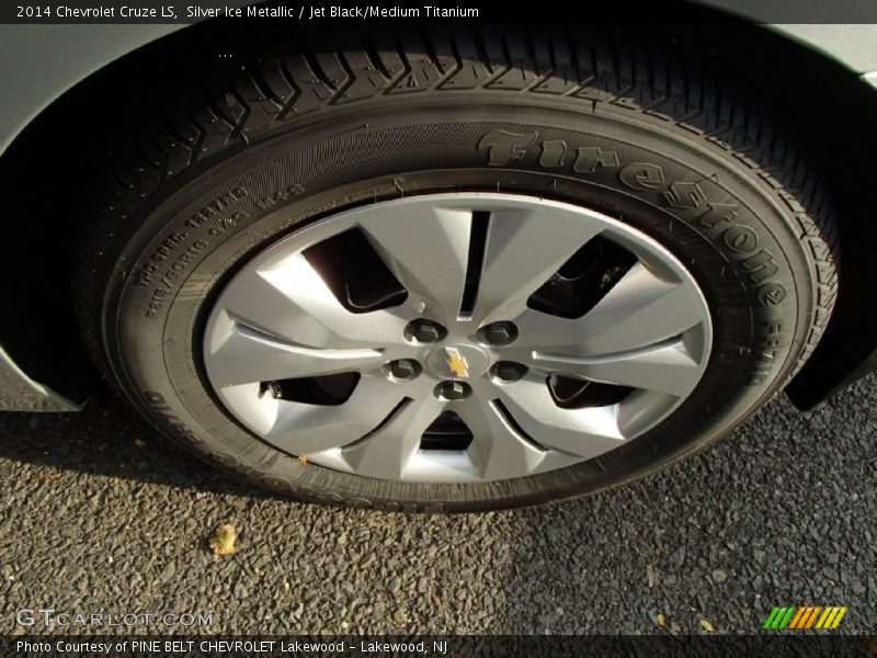Silver Ice Metallic / Jet Black/Medium Titanium 2014 Chevrolet Cruze LS