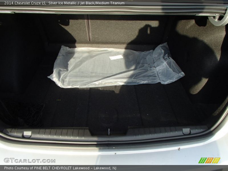 Silver Ice Metallic / Jet Black/Medium Titanium 2014 Chevrolet Cruze LS