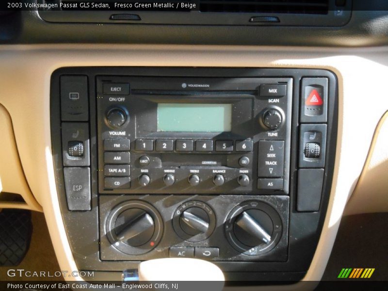 Fresco Green Metallic / Beige 2003 Volkswagen Passat GLS Sedan