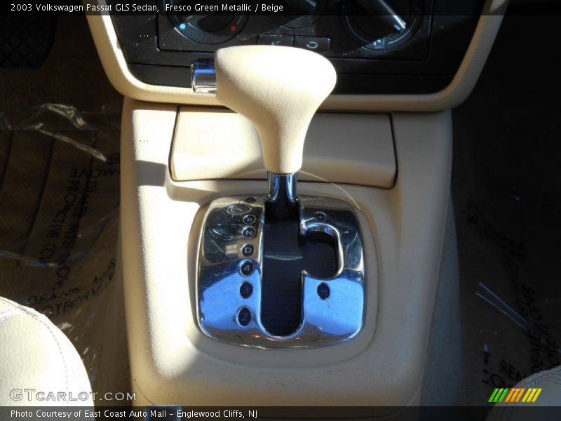 Fresco Green Metallic / Beige 2003 Volkswagen Passat GLS Sedan