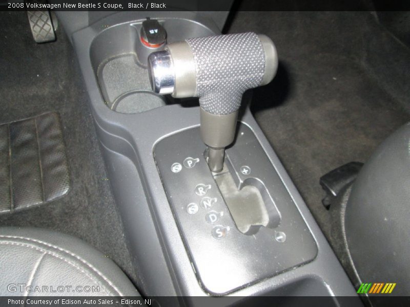 Black / Black 2008 Volkswagen New Beetle S Coupe