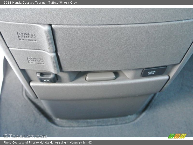 Taffeta White / Gray 2011 Honda Odyssey Touring