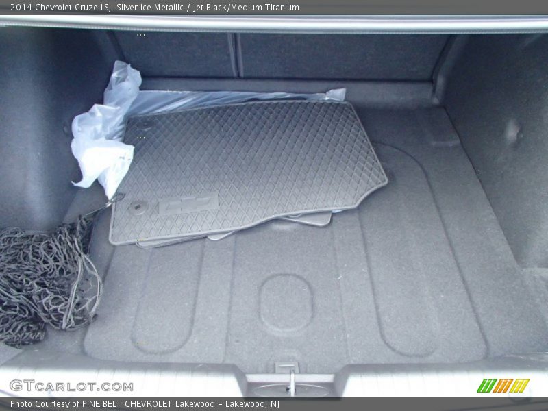 Silver Ice Metallic / Jet Black/Medium Titanium 2014 Chevrolet Cruze LS